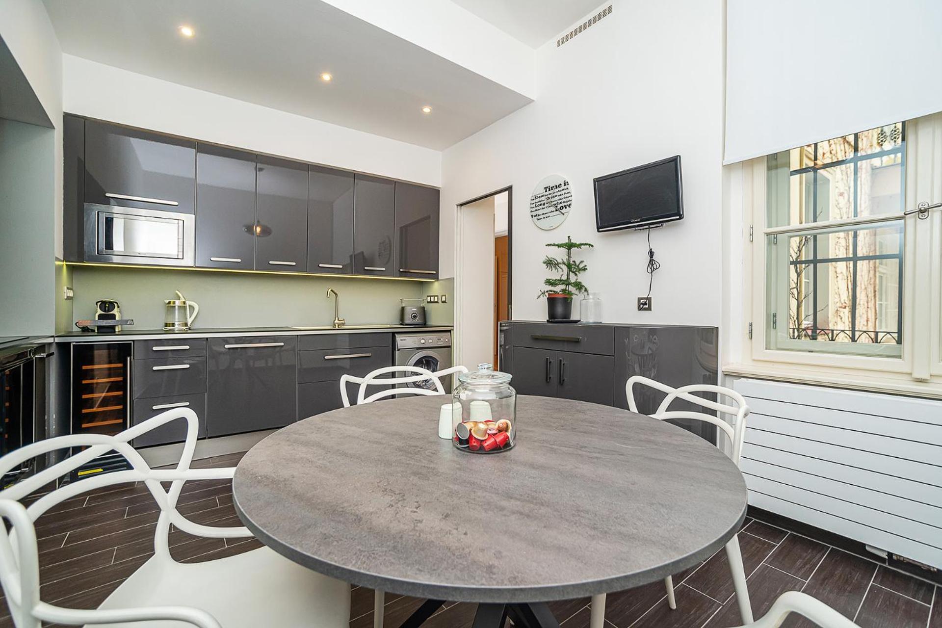 Apartment Luxurious Two-bedroom In The Old Town Prag