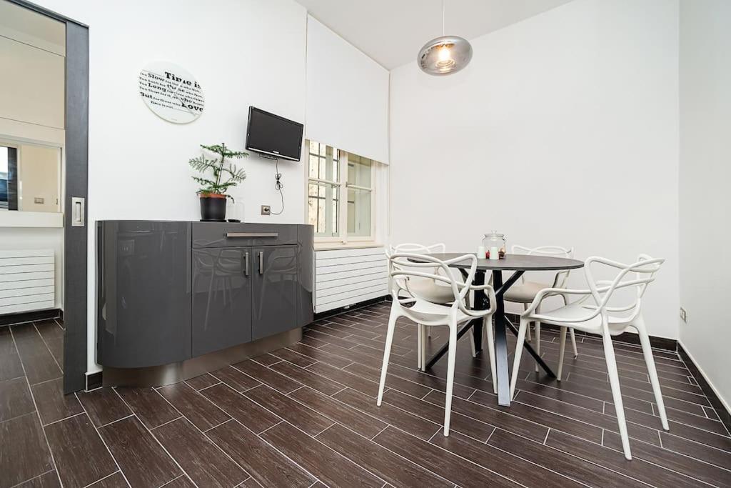 Apartment Luxurious Two-bedroom In The Old Town Prag