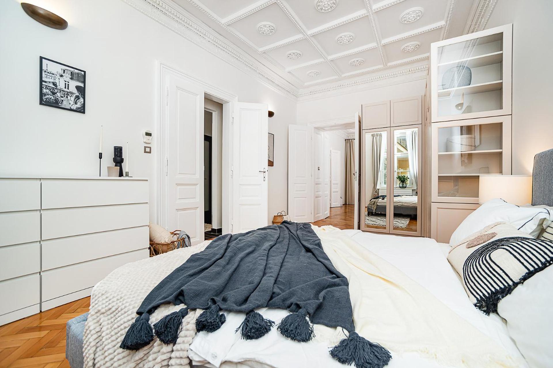 Daire Luxurious Two-bedroom In The Old Town *