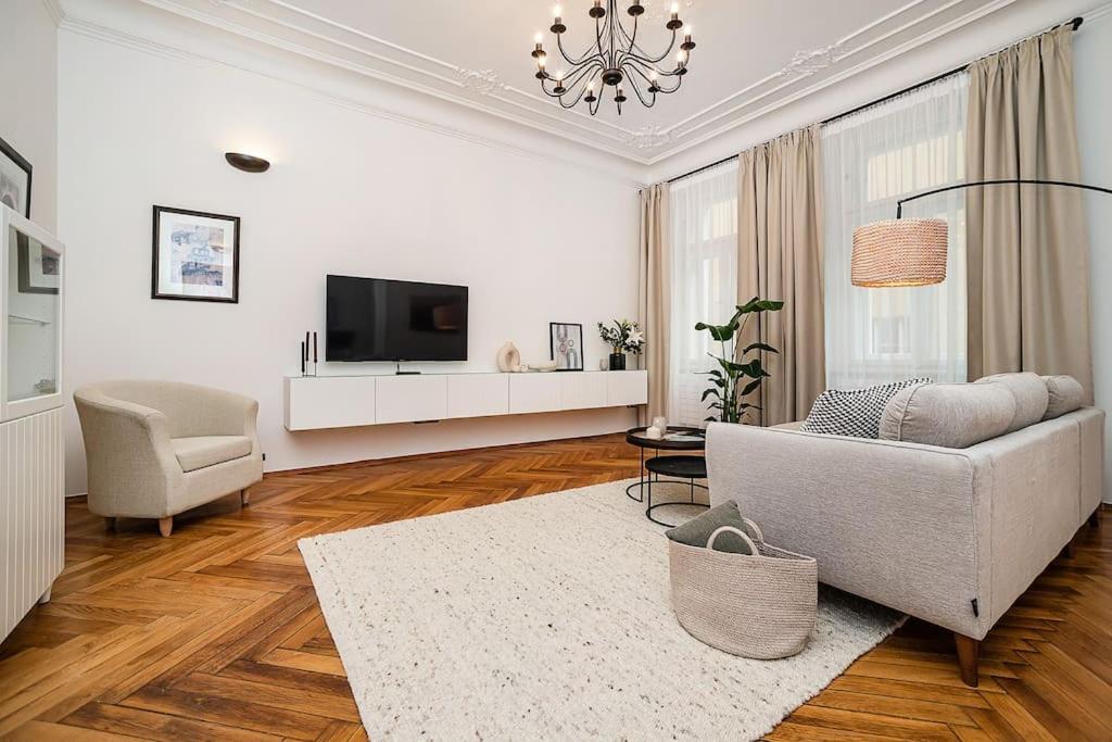 Luxurious Two-bedroom In The Old Town Daire