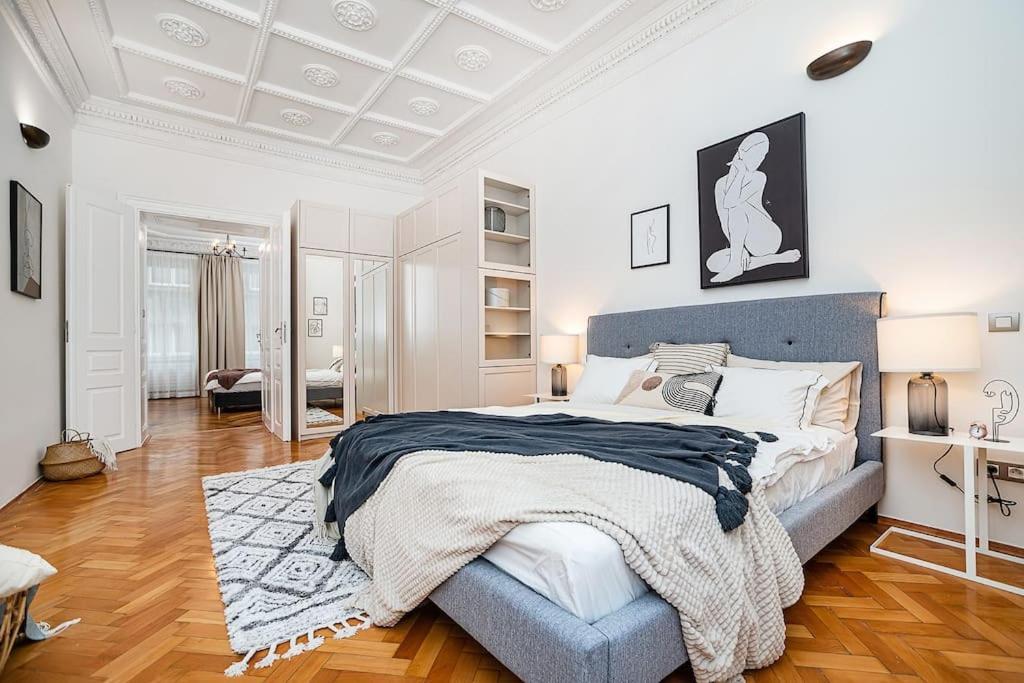 Luxurious Two-bedroom In The Old Town Daire